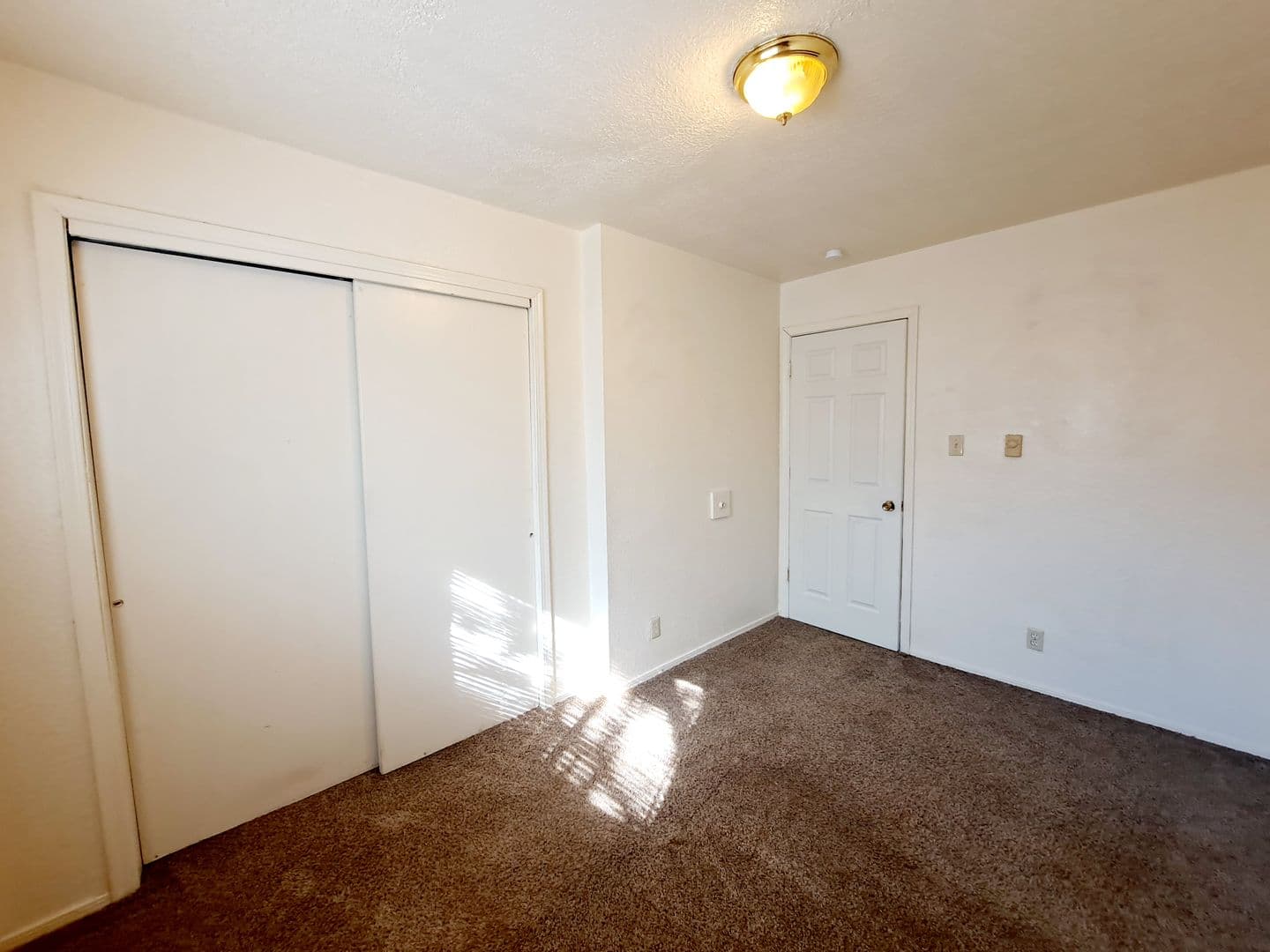 Albuquerque Apartment: 216 63rd Street NW