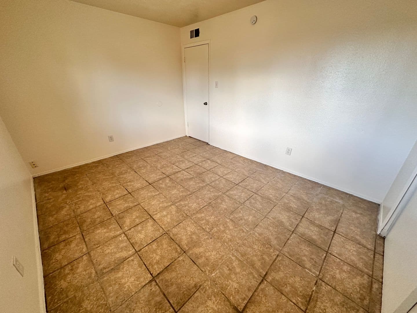 Albuquerque Apartment: 3800 Flora Vista Ave SW