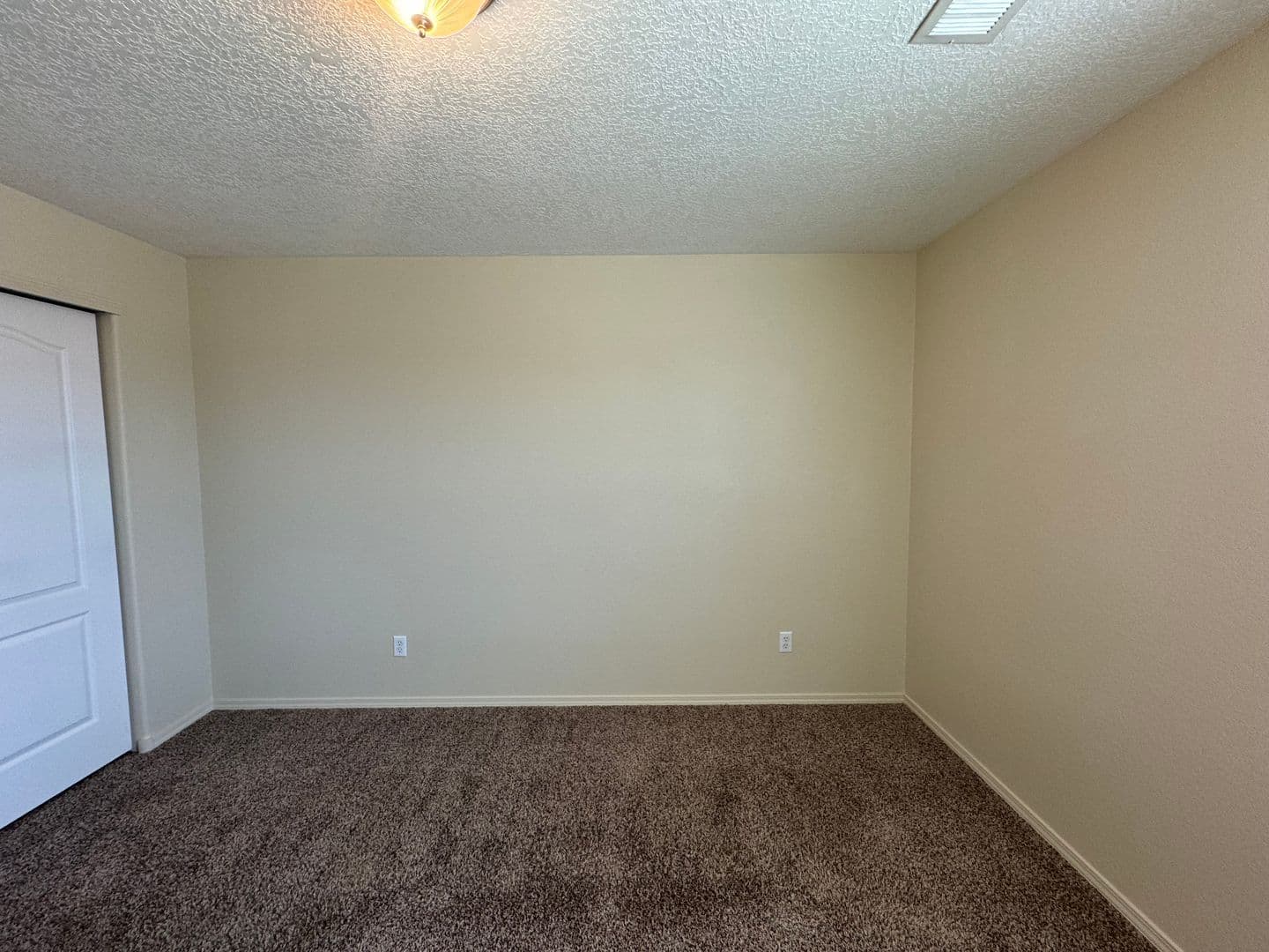Los Lunas House: 670 Purple Aster Ave SW
