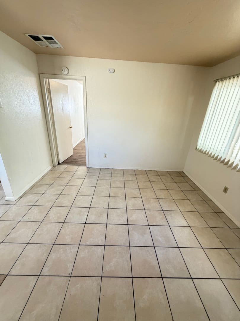 Albuquerque Apartment: 501 Texas Street NE