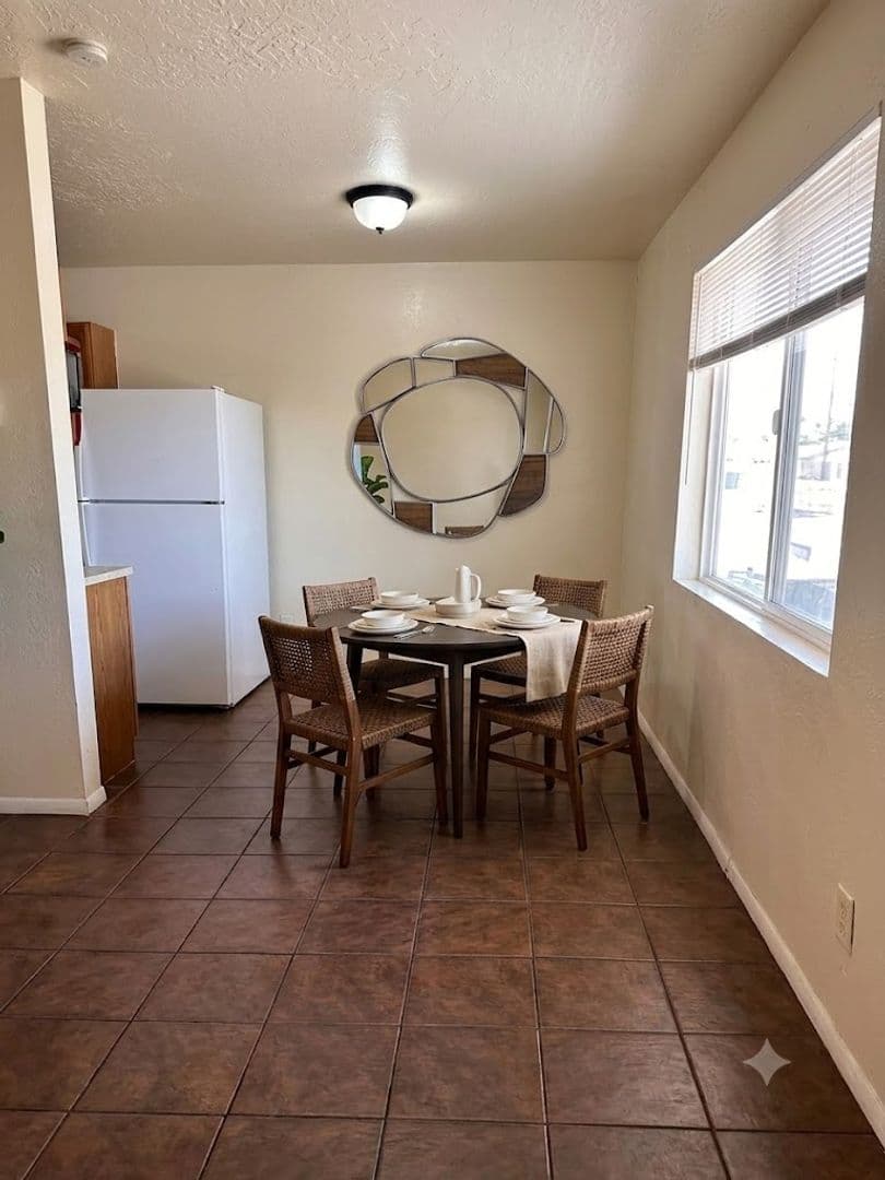 Albuquerque Apartment: 501 Texas Street NE