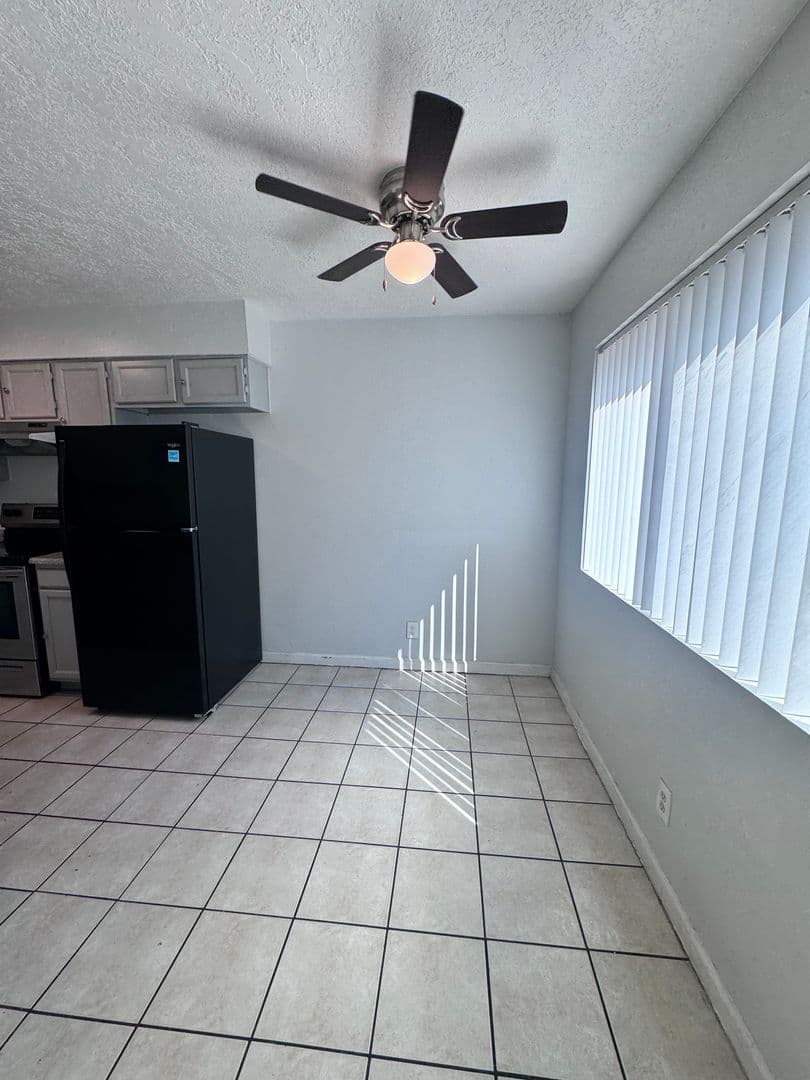 Los Lunas Apartment: 250 Village Dr