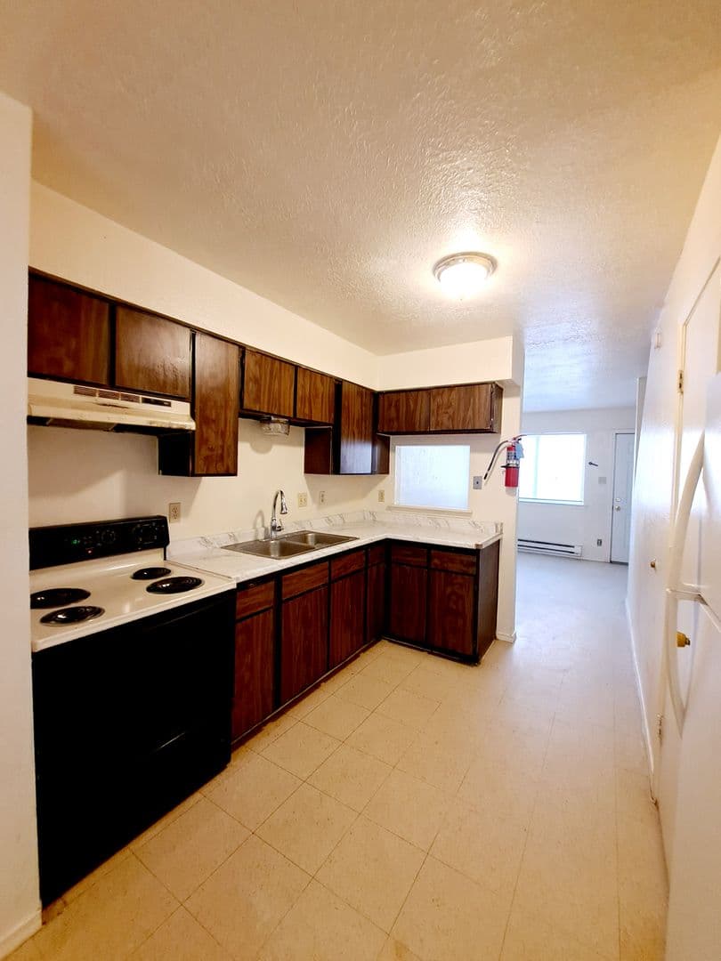 Albuquerque Apartment: 216 63rd Street NW