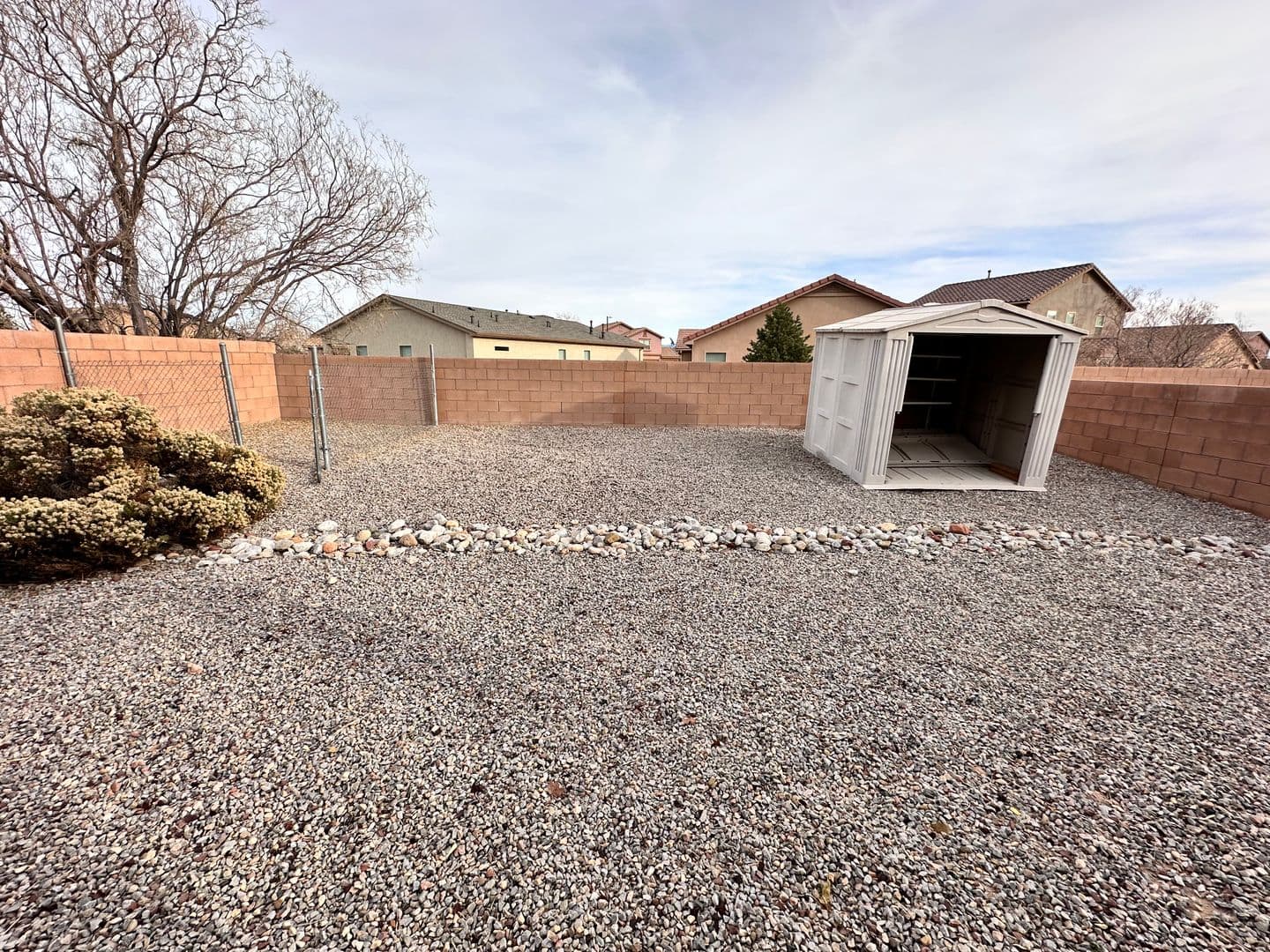 Los Lunas House: 790 Purple Aster Avenue SW