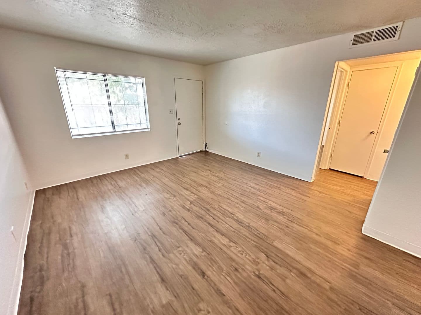 Albuquerque Apartment: 3618 Lafayette Drive Ne