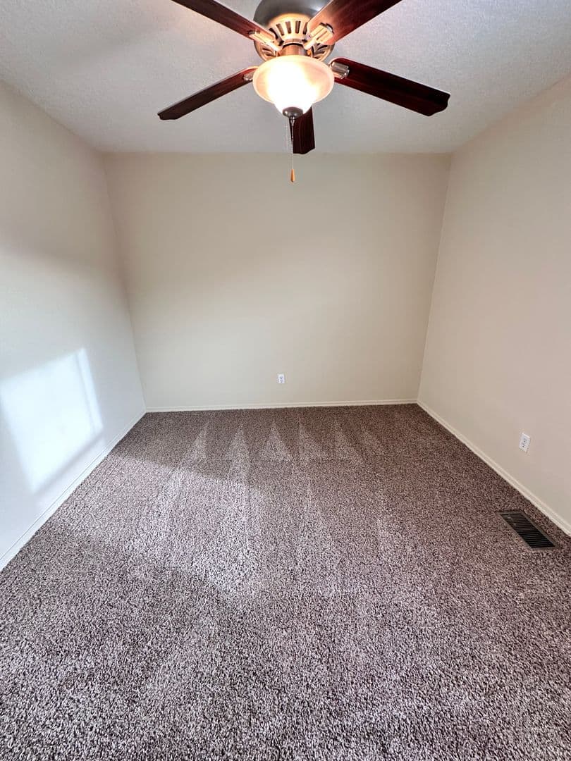 Los Lunas House: 790 Purple Aster Avenue SW