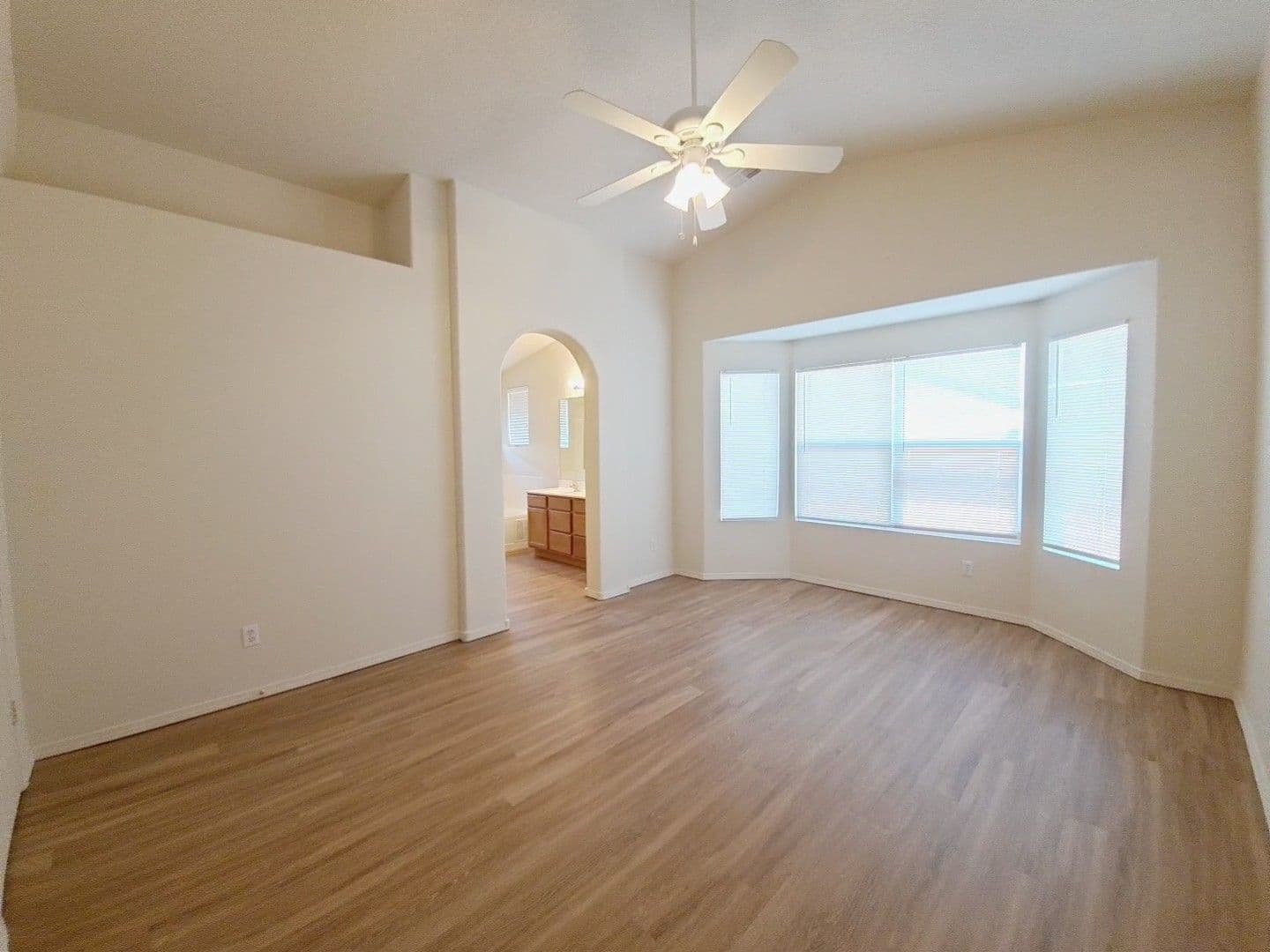 Los Lunas House: 750 Blue Sage Ave SW