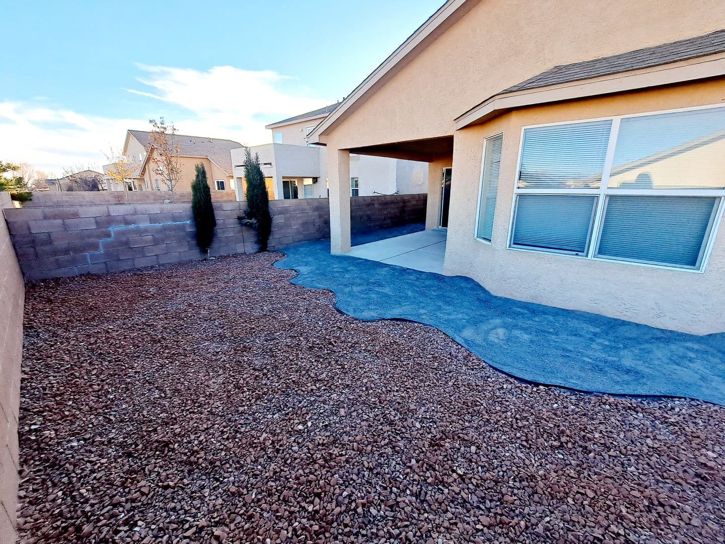 Los Lunas House: 750 Blue Sage Ave SW