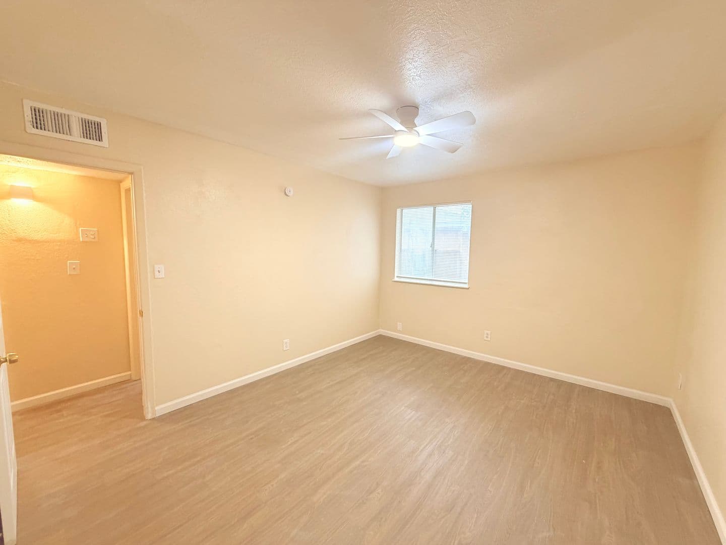 Rio Rancho Apartment: 509 Vancouver Road SE