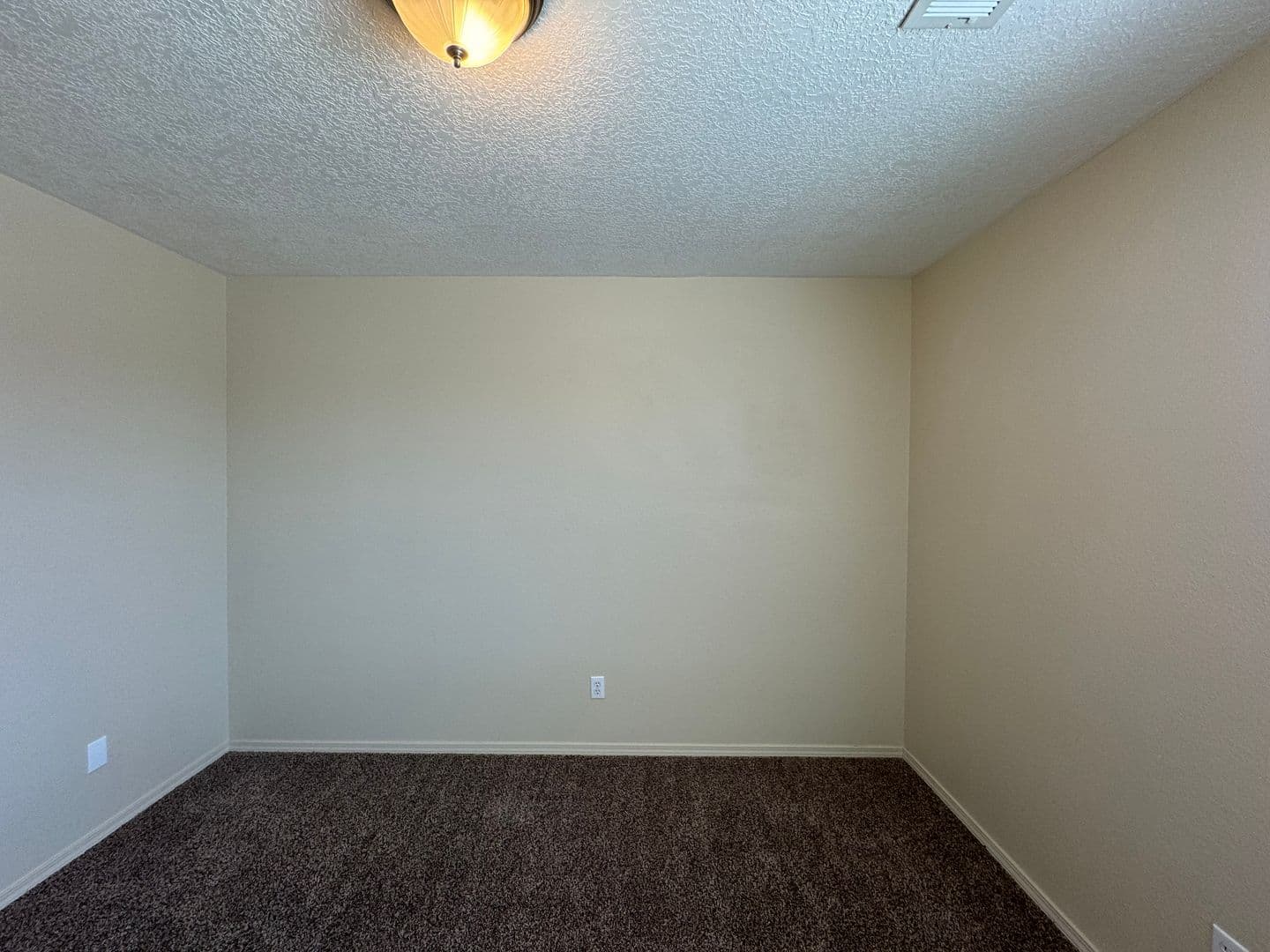 Los Lunas House: 670 Purple Aster Ave SW