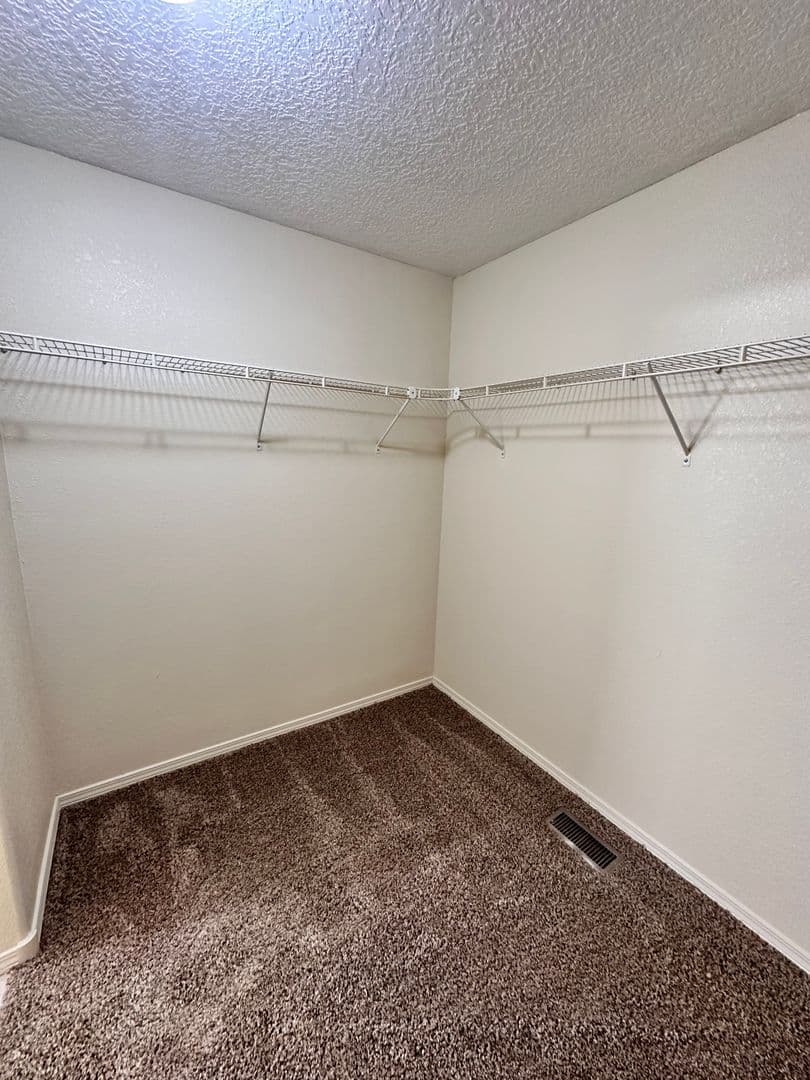 Los Lunas House: 790 Purple Aster Avenue SW