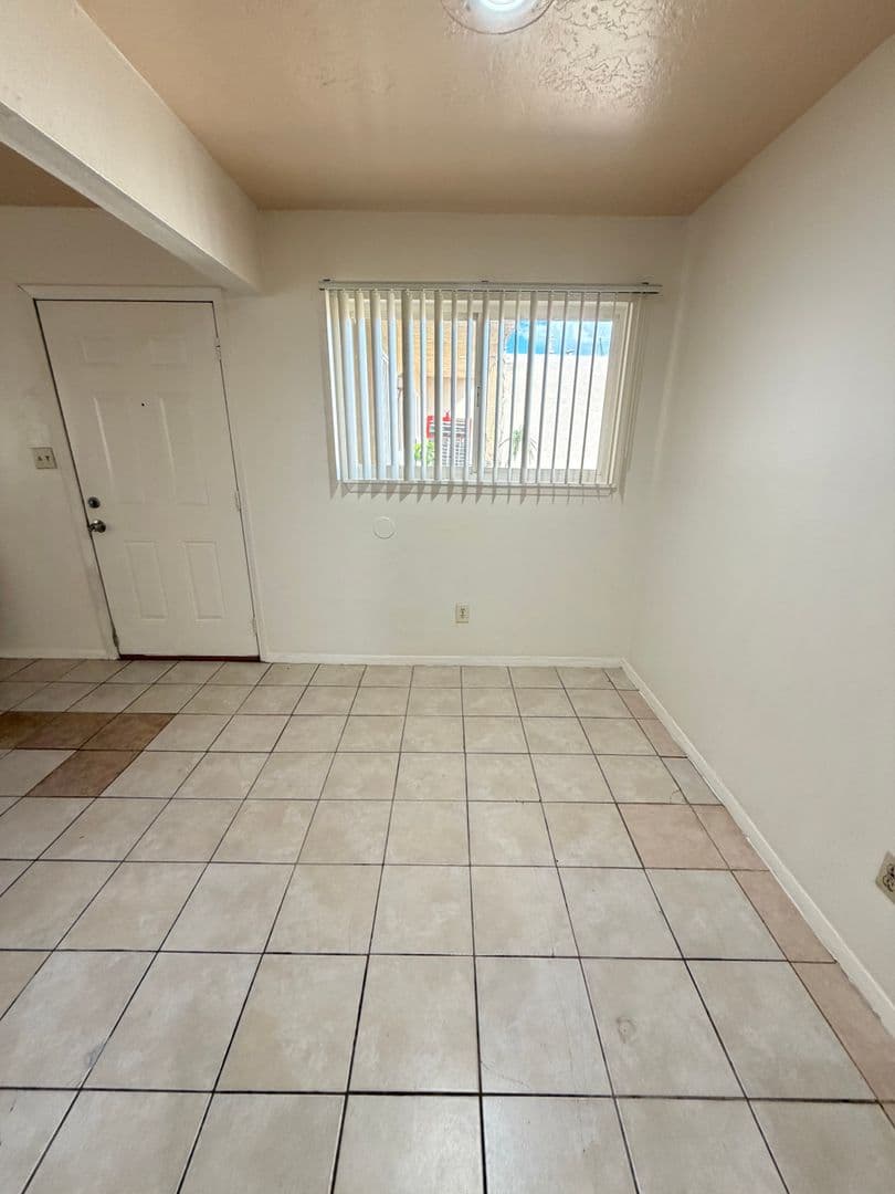 Albuquerque Apartment: 501 Texas Street NE