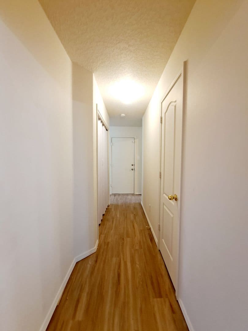 Los Lunas House: 750 Blue Sage Ave SW