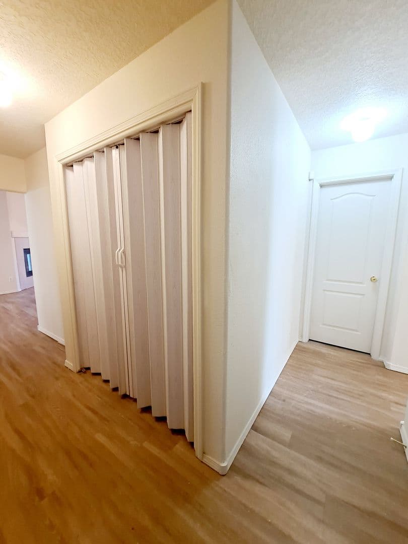 Los Lunas House: 750 Blue Sage Ave SW