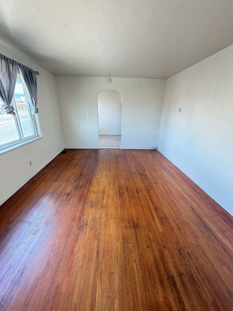 Albuquerque Apartment: 6104 Zuni Road SE