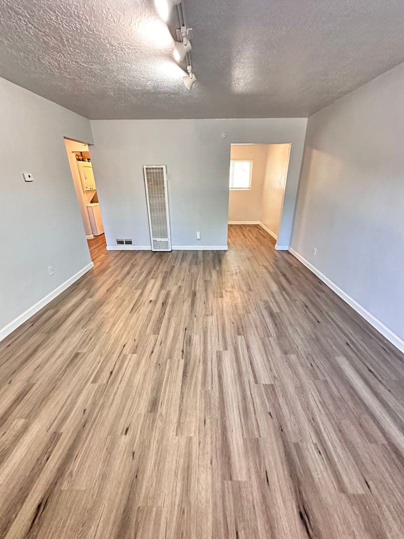 Albuquerque Apartment: 210 Cornell Drive SE