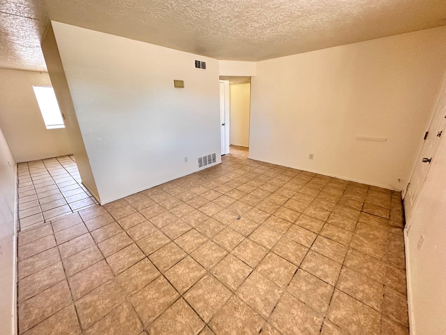 Albuquerque Apartment: 3800 Flora Vista Ave SW