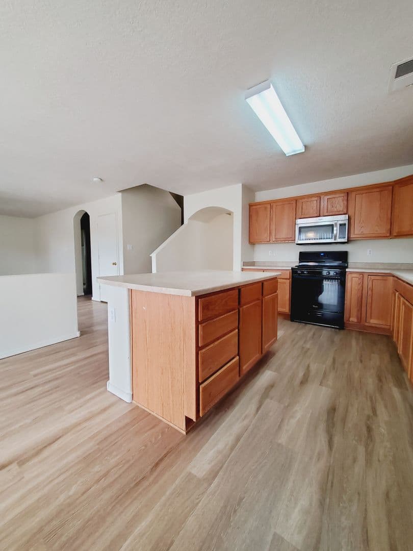 Los Lunas House: 631 Rain Lily