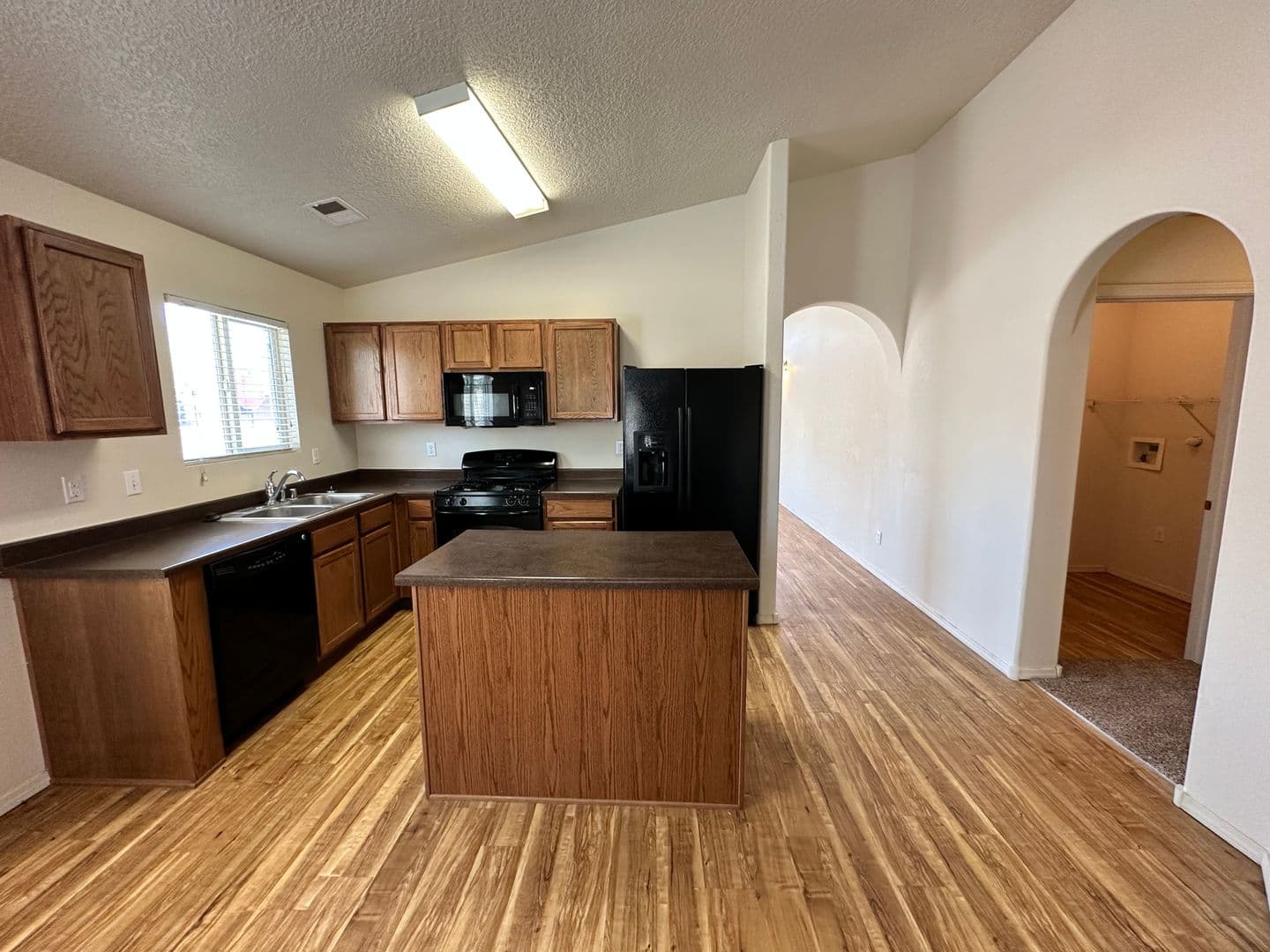 Los Lunas House: 841 Purple Aster SW