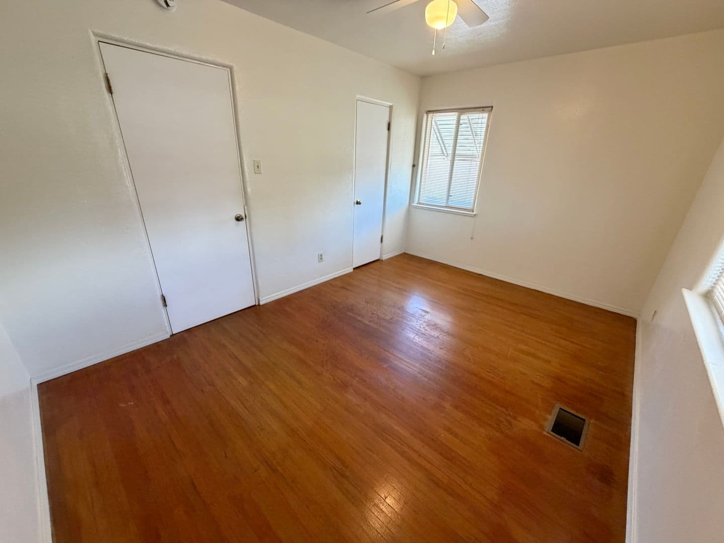 Albuquerque Apartment: 6104 Zuni Road SE