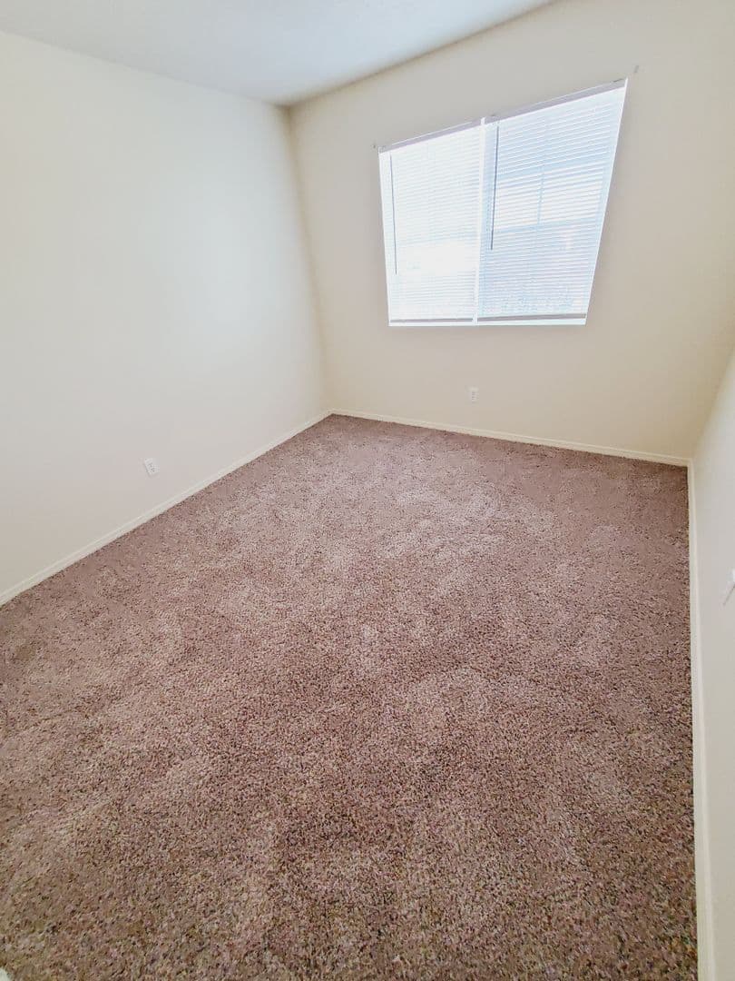 Los Lunas House: 631 Rain Lily