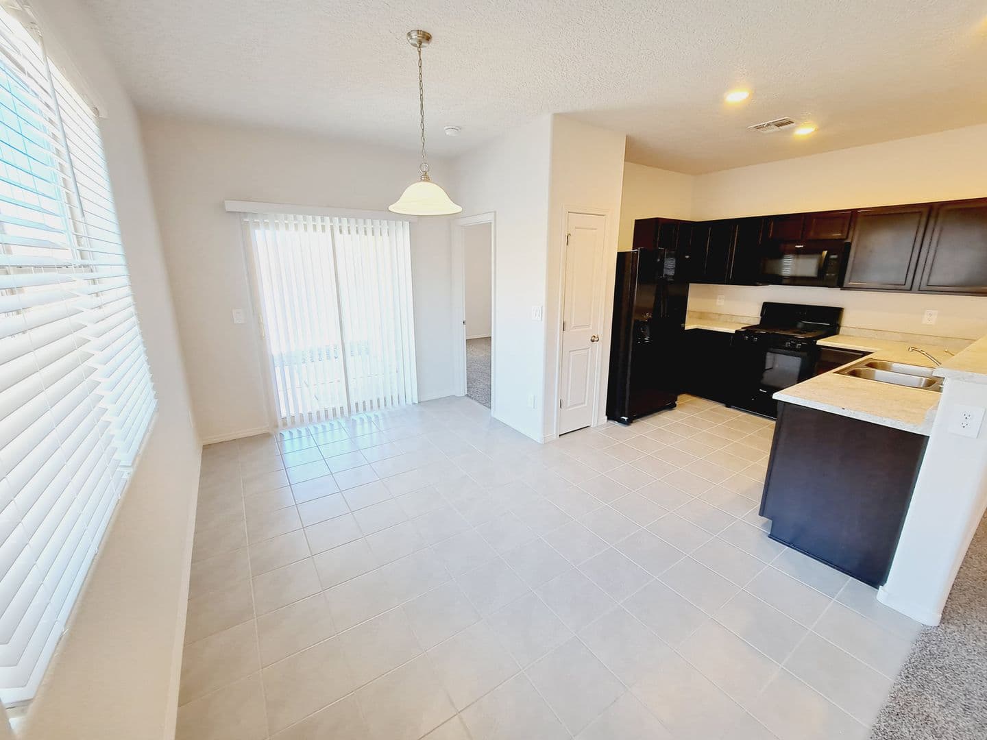 Los Lunas House: 761 Desert Senna
