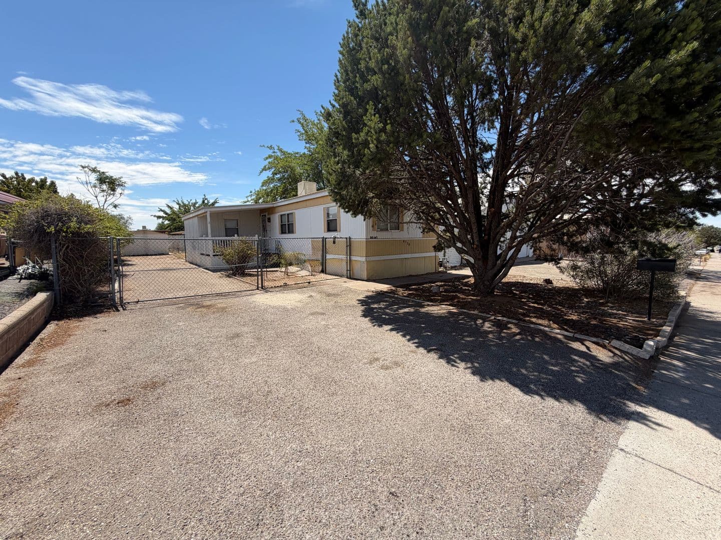 Albuquerque House: 6728 San Luis Obispo Ave NE