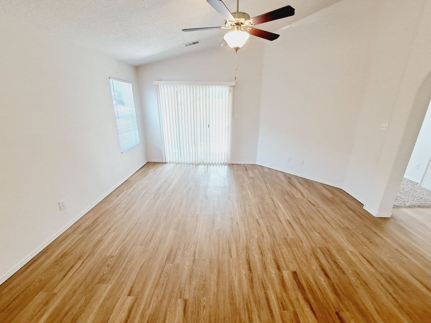Los Lunas House: 2811 Desert Sage
