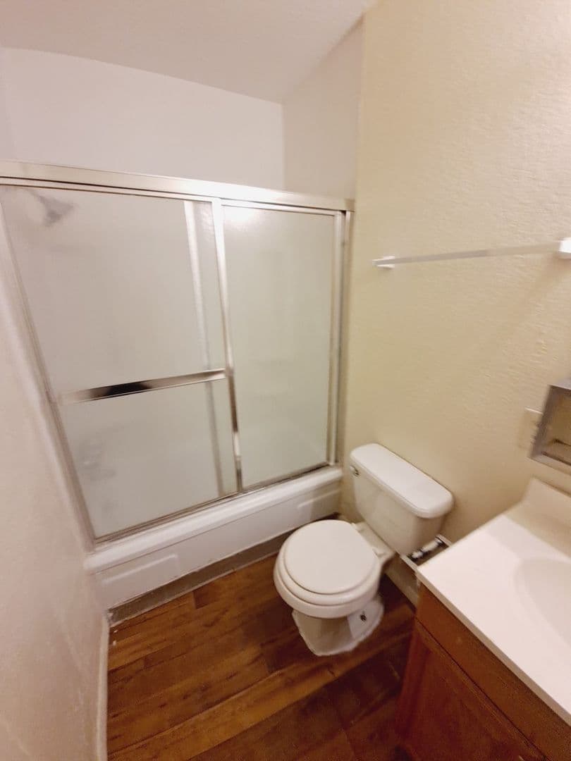 Albuquerque Apartment: 216 63rd Street NW