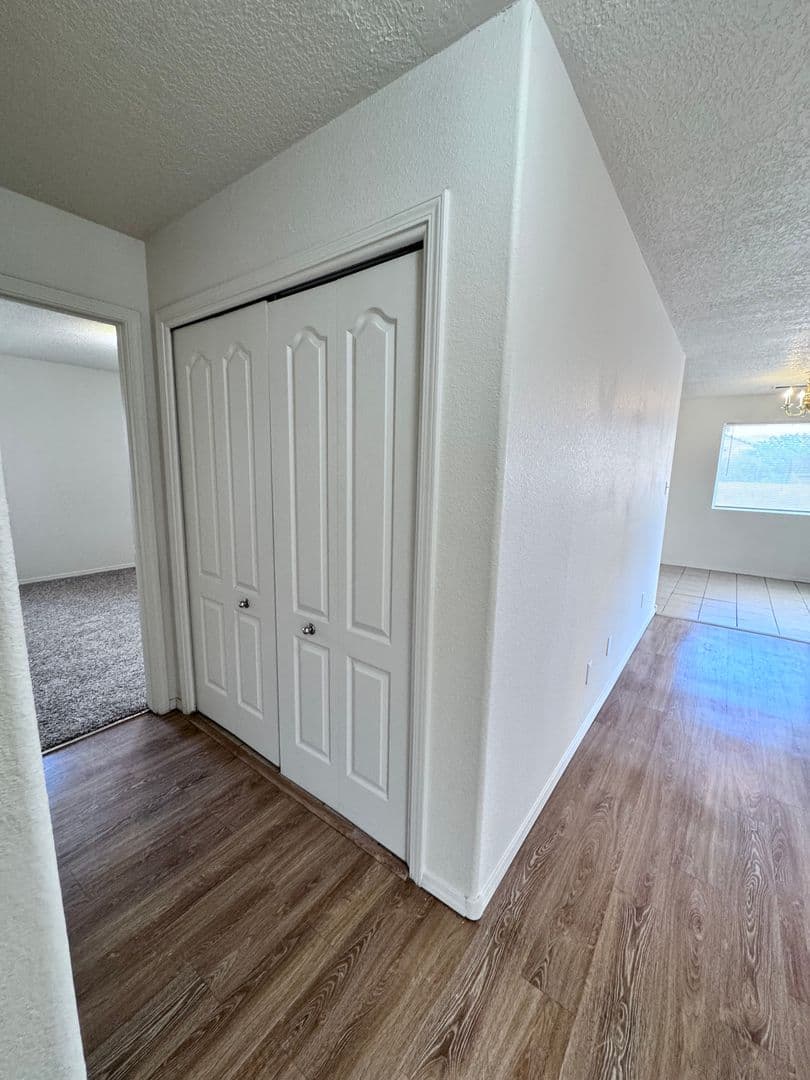 Los Lunas House: 720 Bear Grass Ave SW