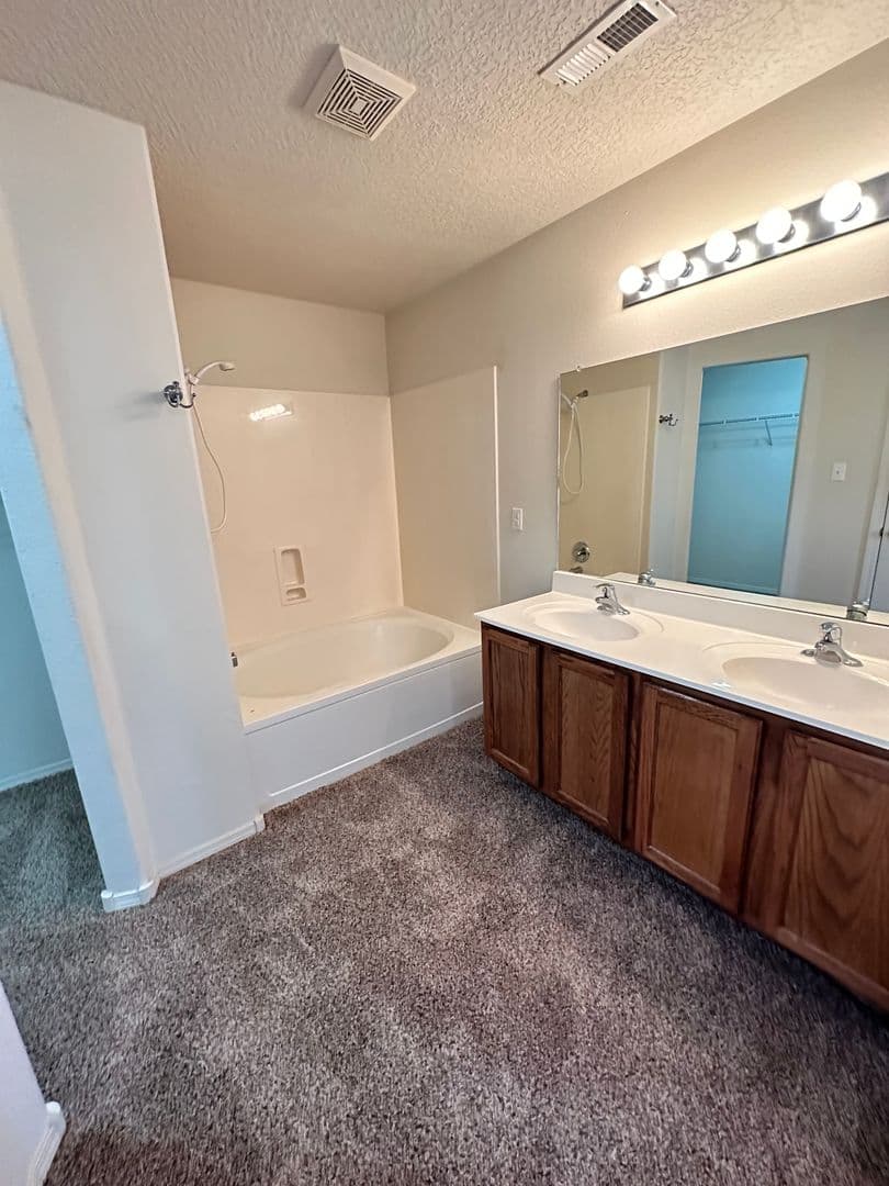 Los Lunas House: 841 Purple Aster SW
