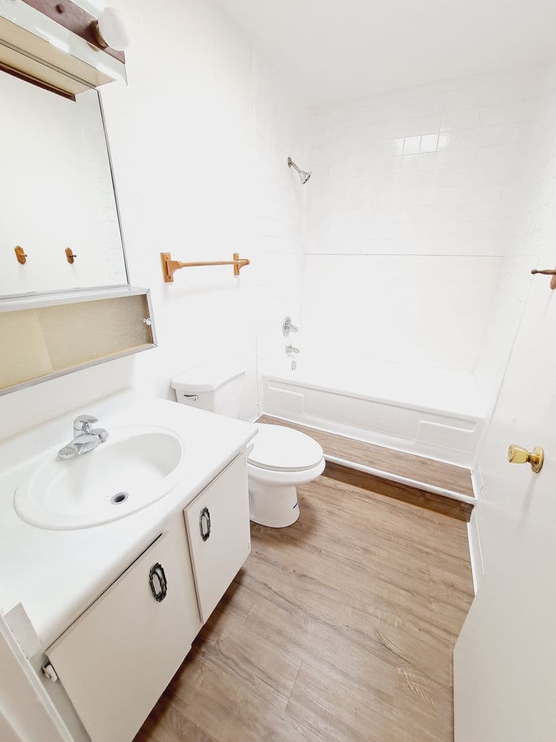 Albuquerque Apartment: 3618 Lafayette Drive Ne