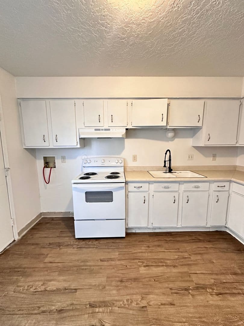 Albuquerque Apartment: 3618 Lafayette Drive Ne