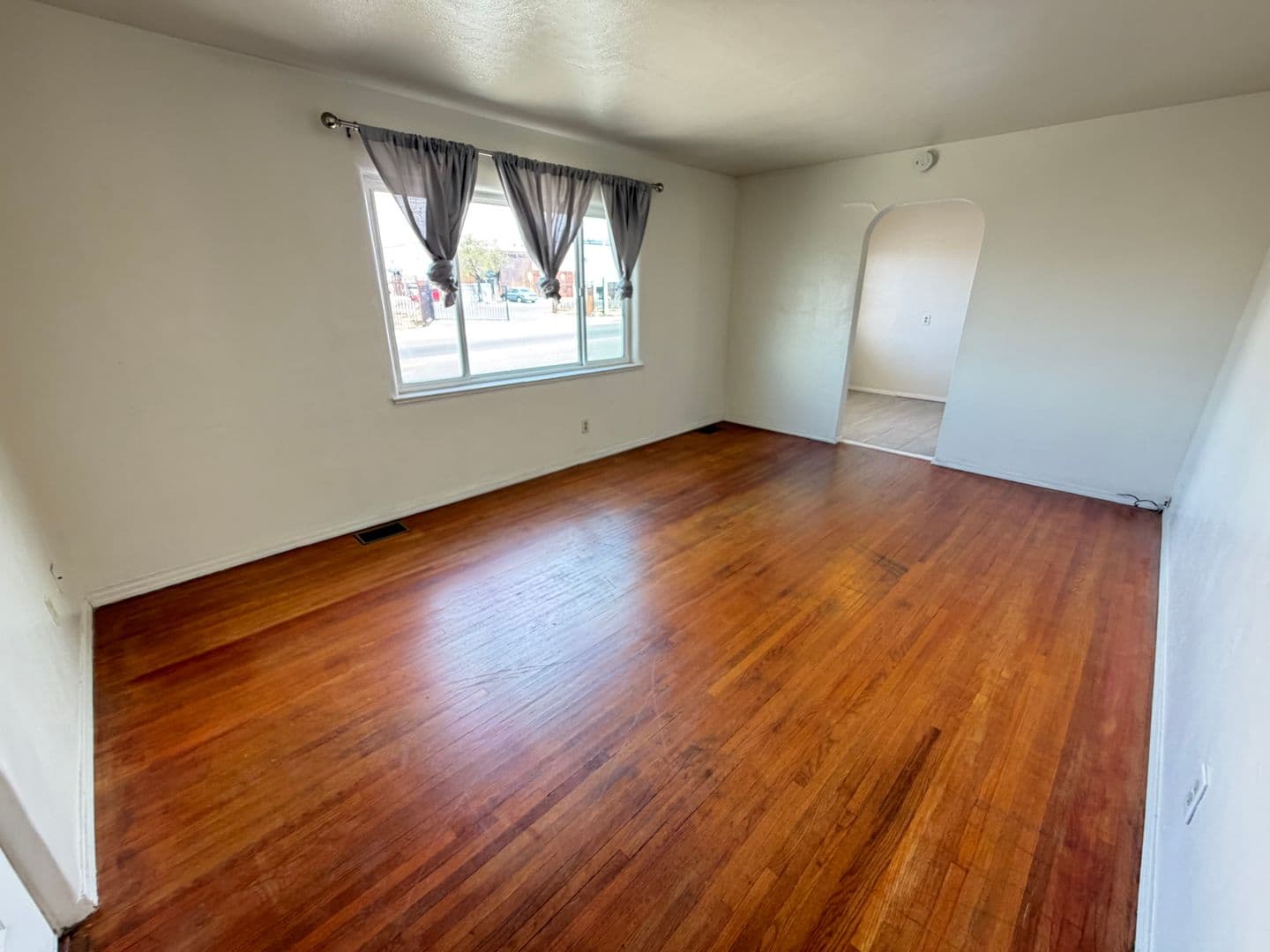 Albuquerque Apartment: 6104 Zuni Road SE