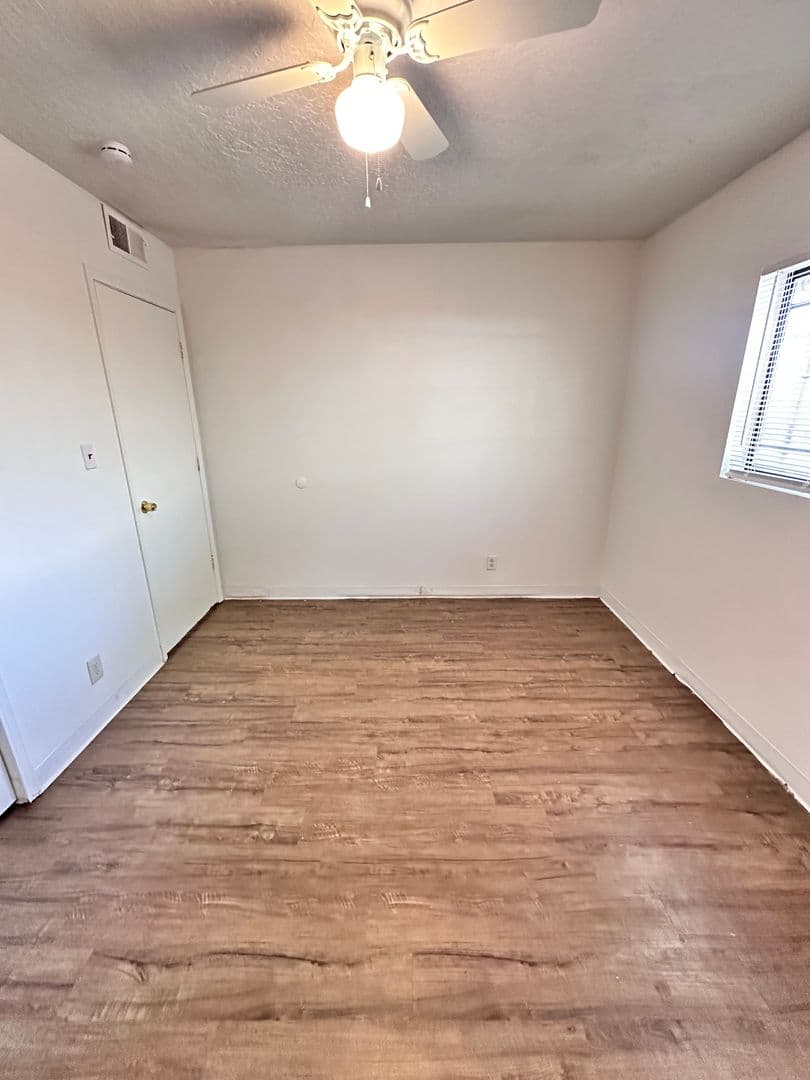 Albuquerque Apartment: 3618 Lafayette Drive Ne