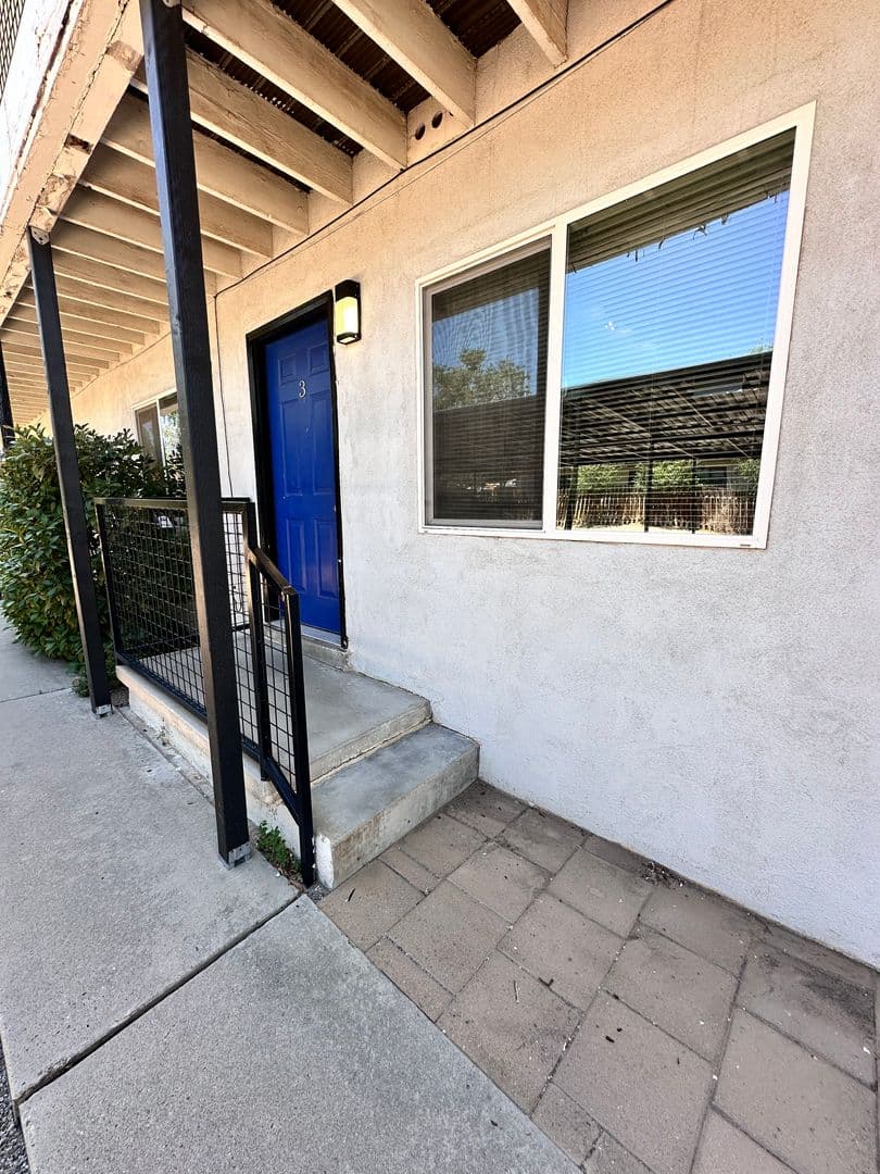 Albuquerque Apartment: 210 Cornell Drive SE