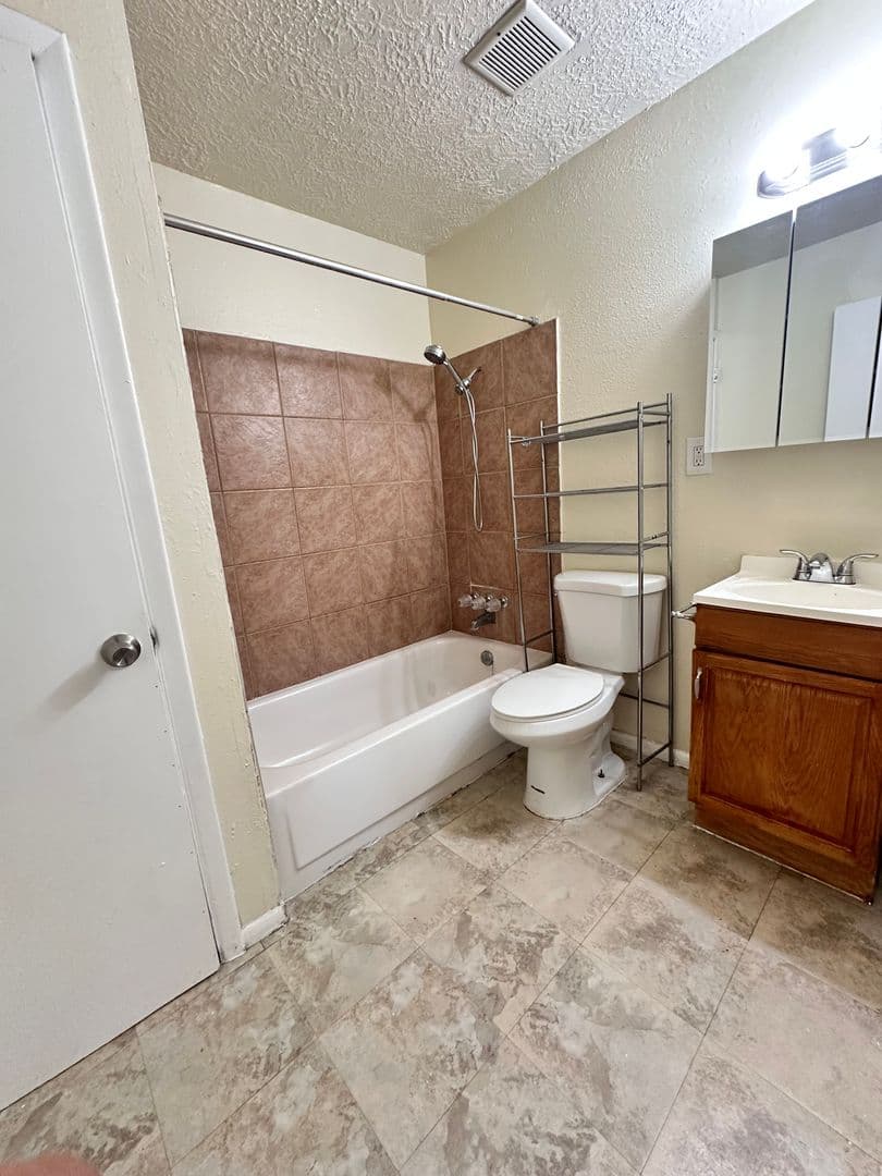 Albuquerque Apartment: 501 Texas Street NE