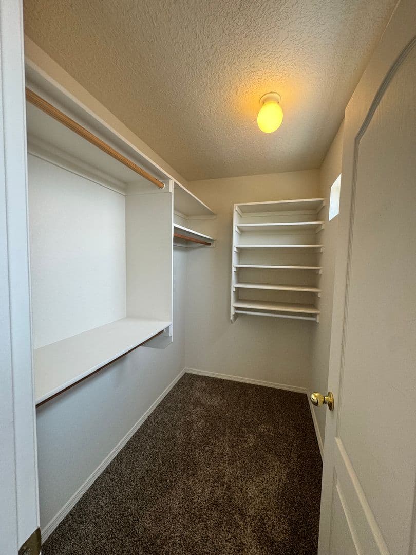Los Lunas House: 520 Rain Lily Road SW