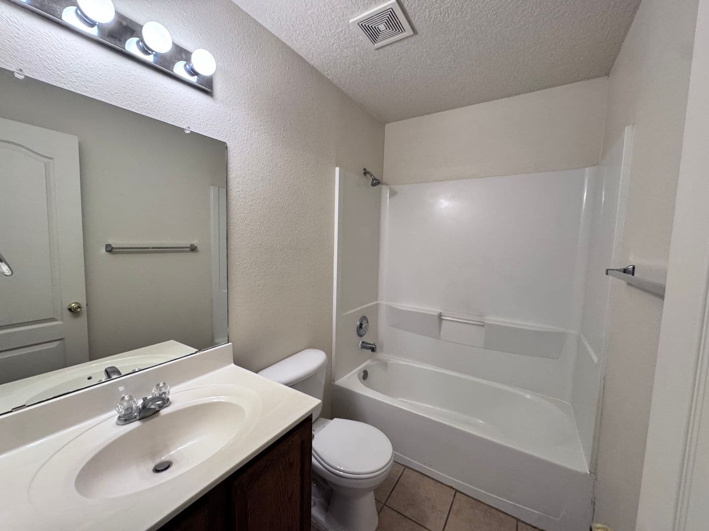 Los Lunas House: 720 Bear Grass Ave SW