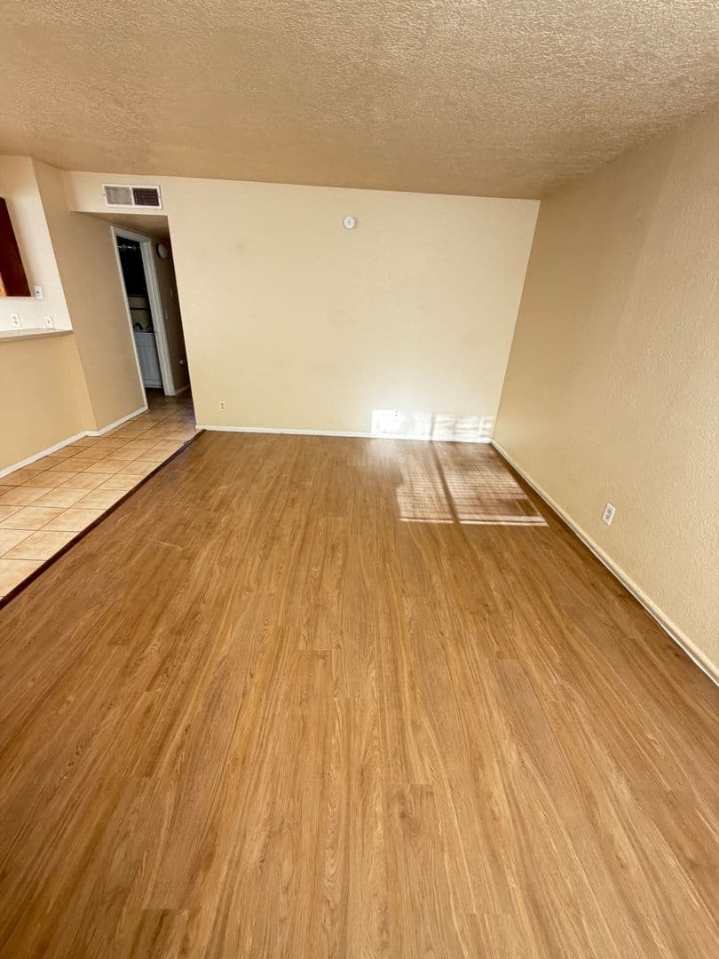 Rio Rancho Apartment: 507 Vancouver Road SE