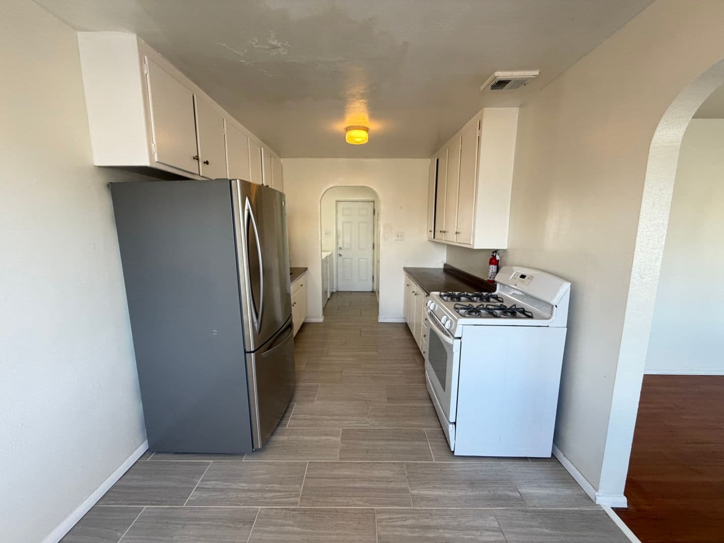 Albuquerque Apartment: 6104 Zuni Road SE
