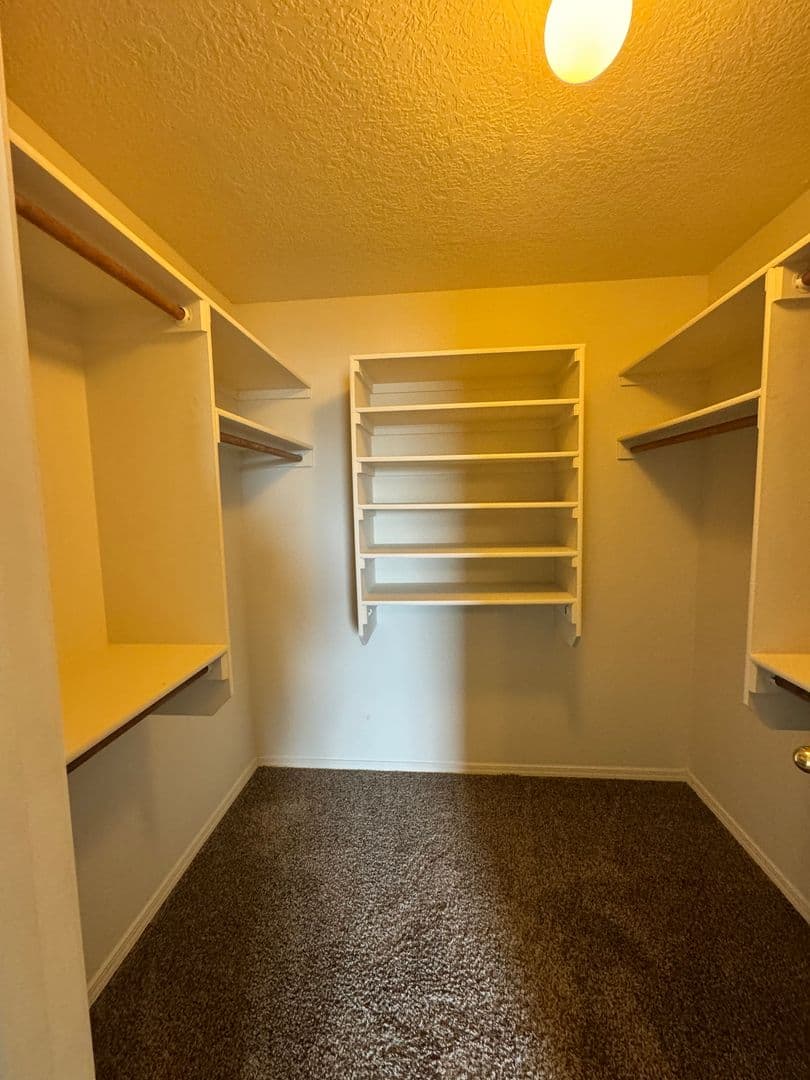 Los Lunas House: 520 Rain Lily Road SW