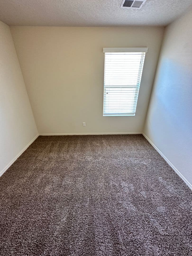 Los Lunas House: 841 Purple Aster SW