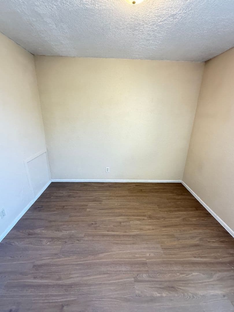 Rio Rancho Apartment: 507 Vancouver Road SE