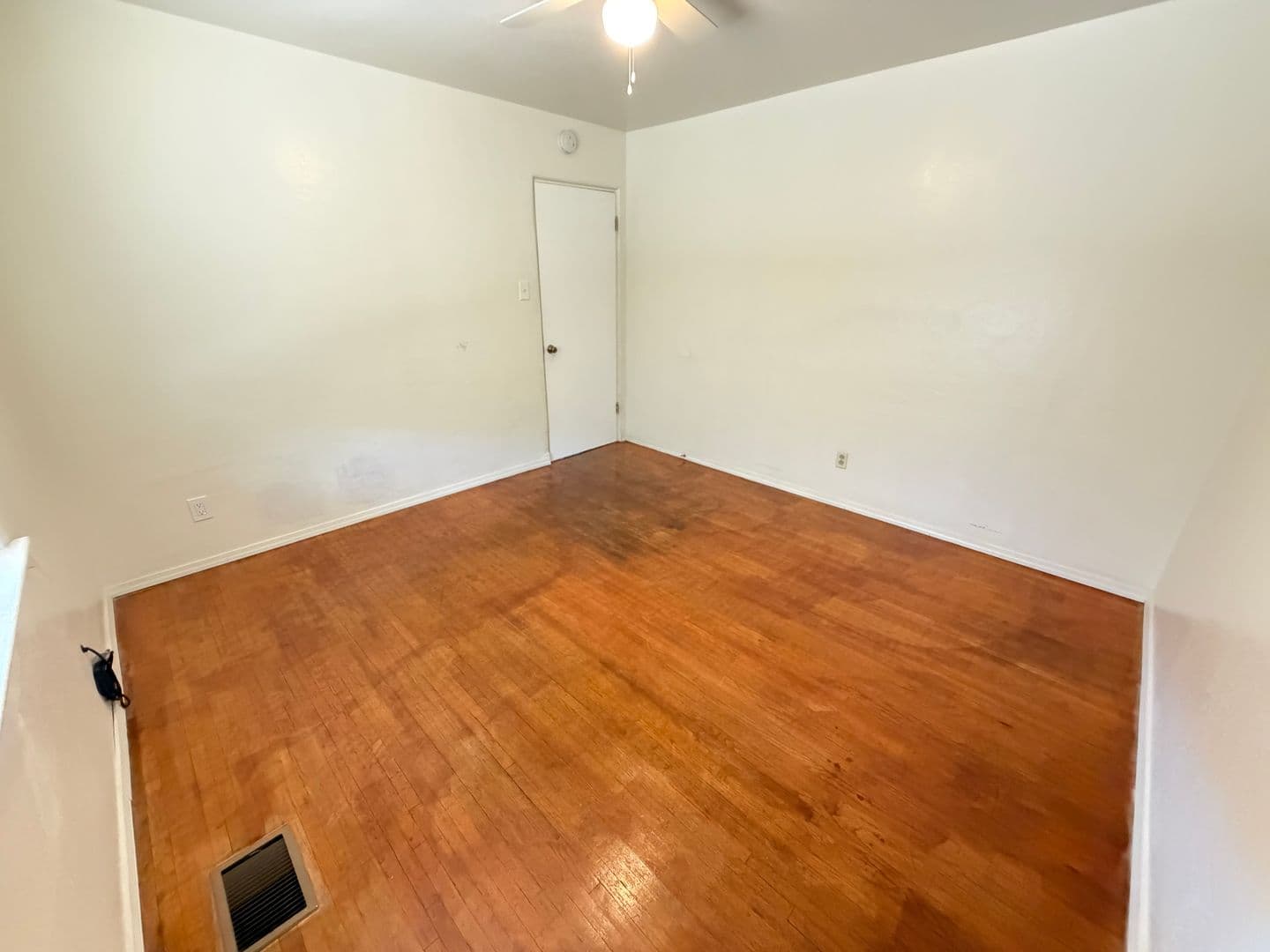 Albuquerque Apartment: 6104 Zuni Road SE