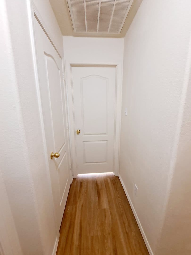 Los Lunas House: 750 Blue Sage Ave SW