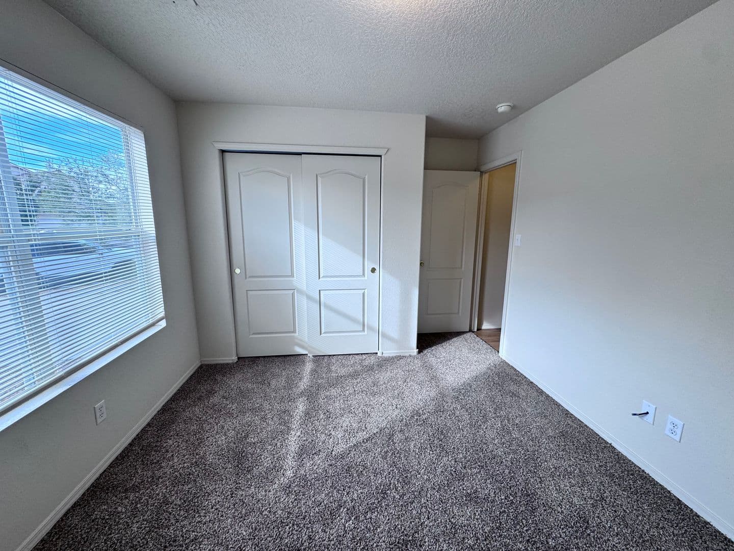 Los Lunas House: 720 Bear Grass Ave SW