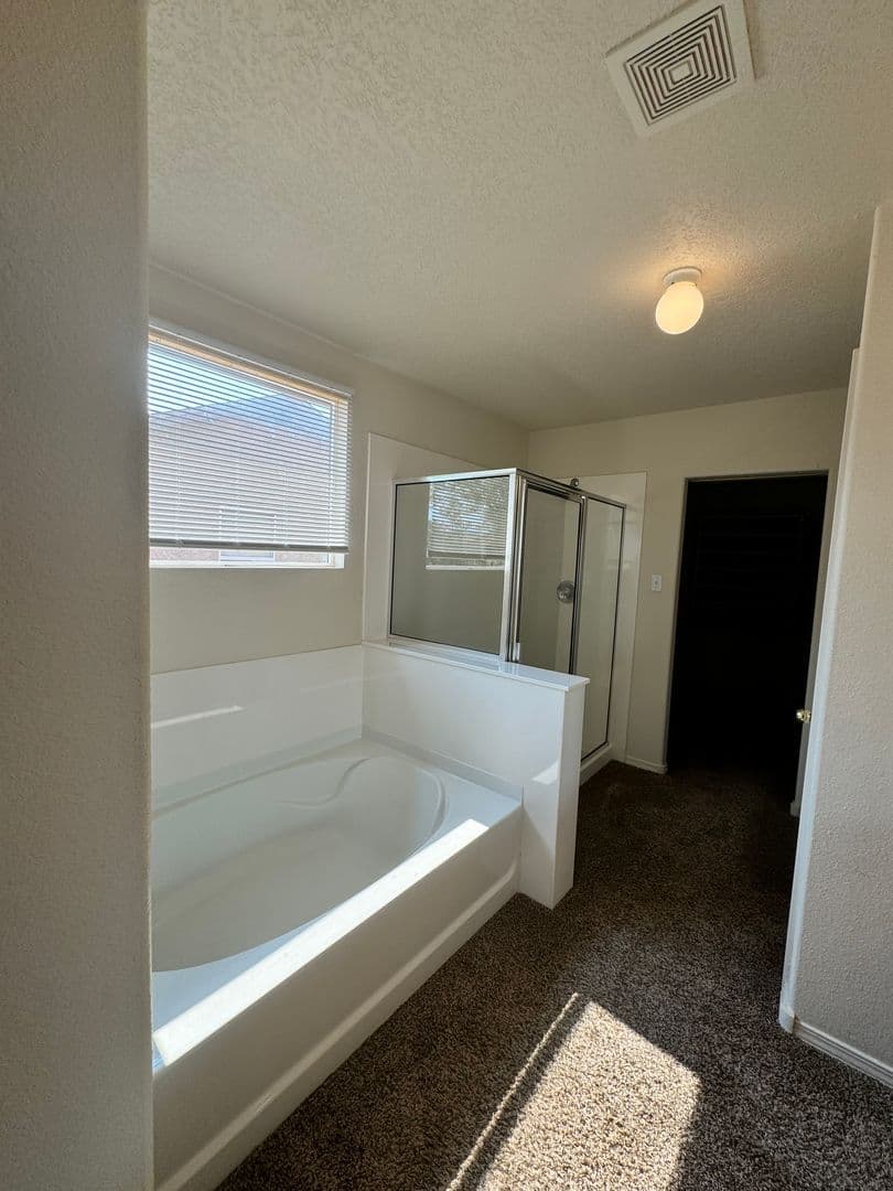 Los Lunas House: 520 Rain Lily Road SW