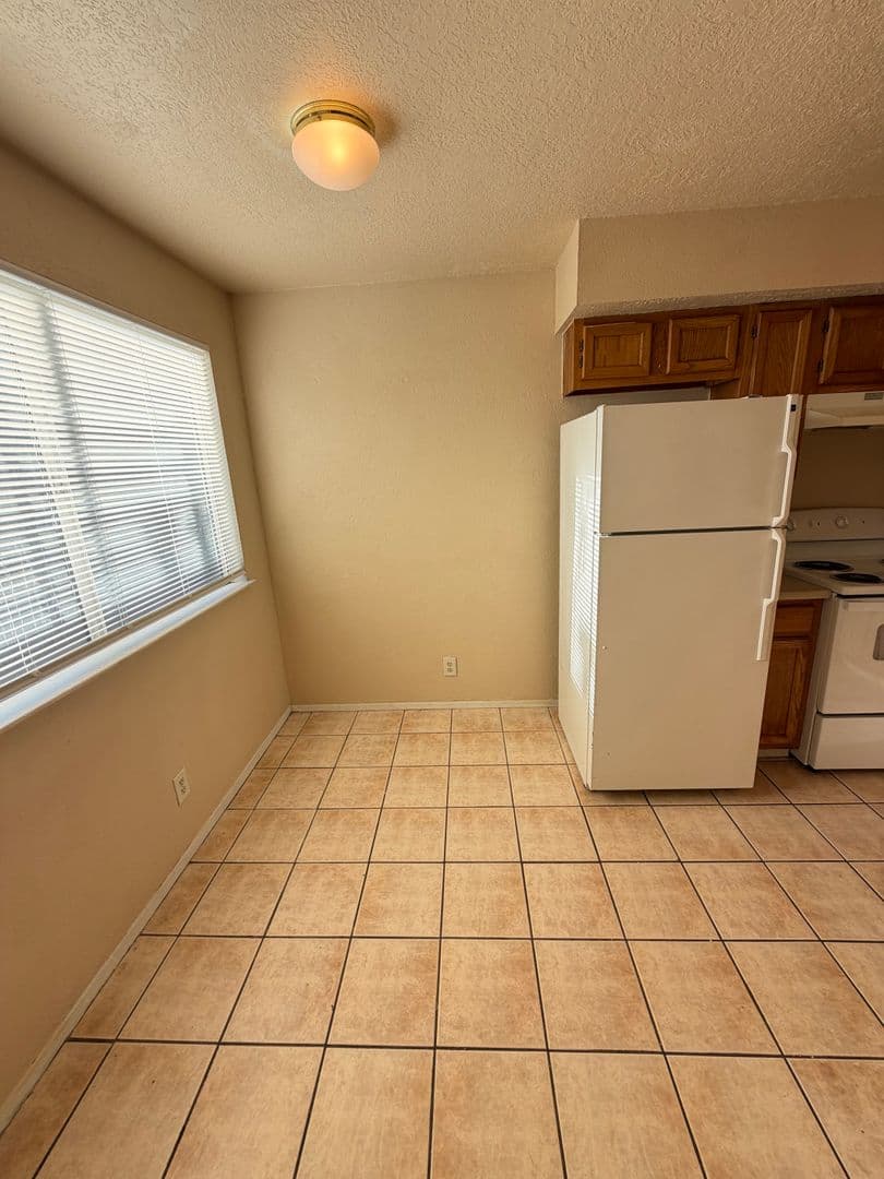 Rio Rancho Apartment: 507 Vancouver Road SE