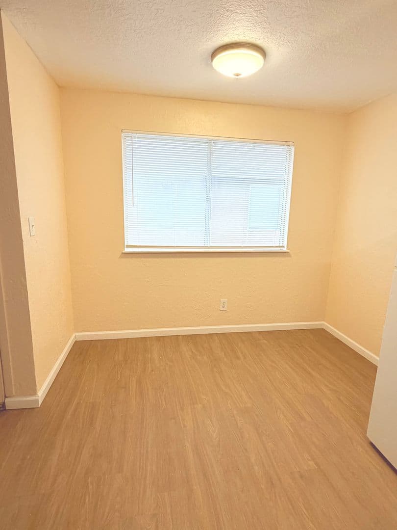 Rio Rancho Apartment: 509 Vancouver Road SE